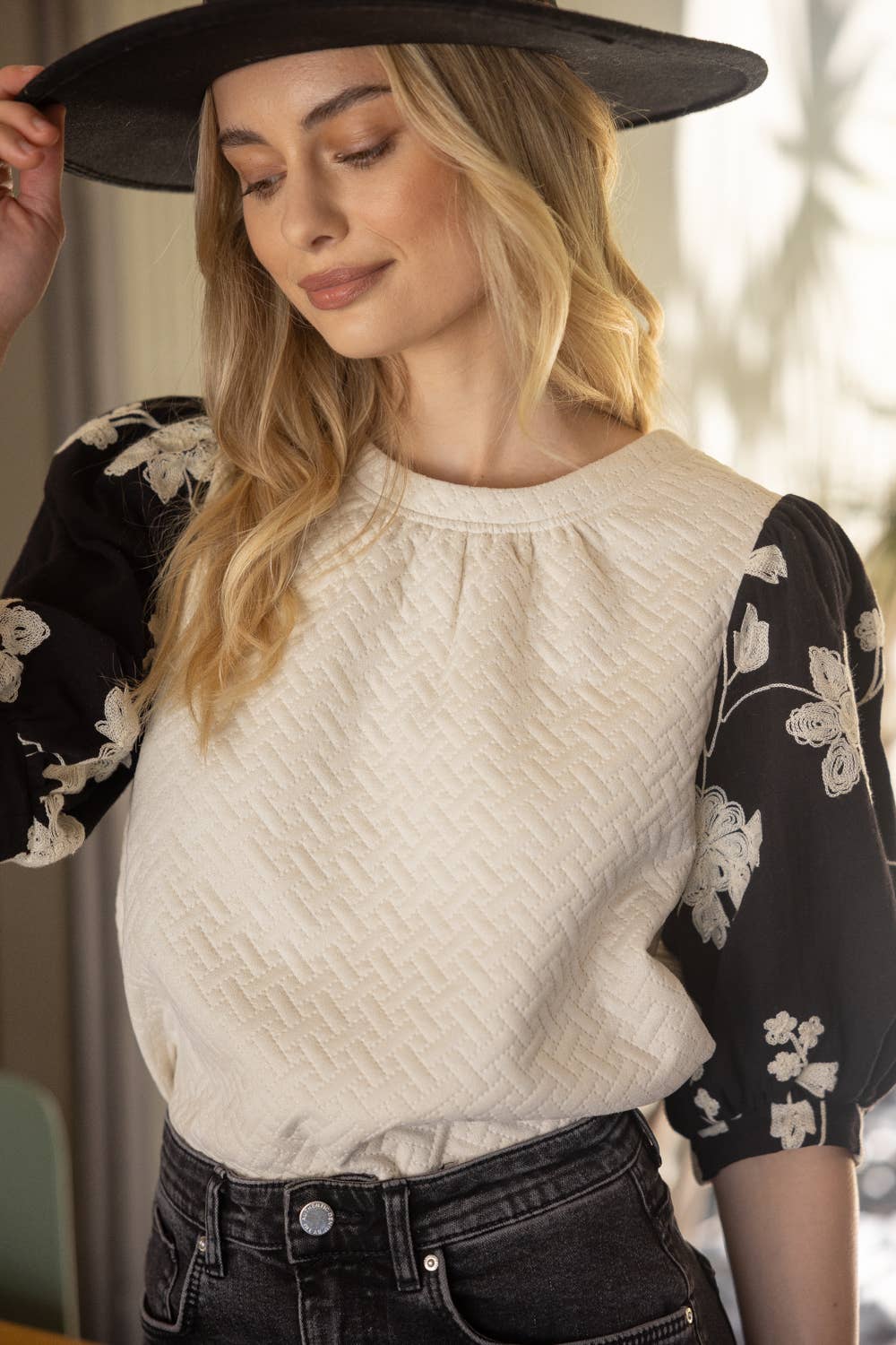 Floral Embroidered Puff Sleeve Top